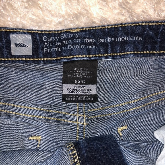 Jeans - Picture 2 of 3